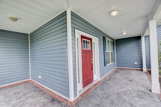 813 Evelyn Way in Chesapeake, VA - Building Photo - Building Photo