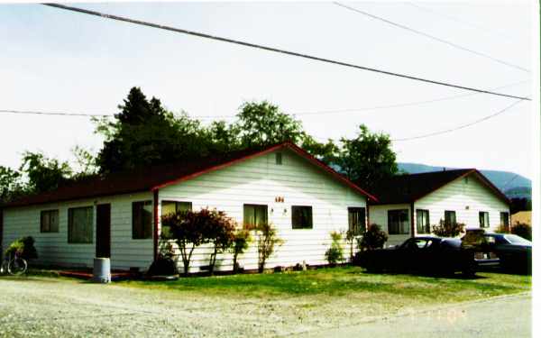 402-404 1st St in Sultan, WA - Building Photo