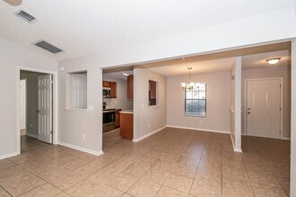 10827 Carrington Ct in Jacksonville, FL - Foto de edificio - Building Photo