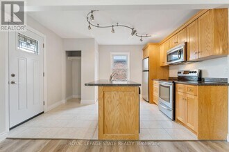 65 E 11th St in Hamilton, ON - Building Photo - Building Photo