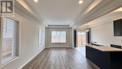 9348 White Oak Ave in Niagara Falls, ON - Building Photo - Building Photo