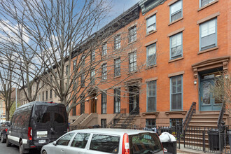 403 Pacific St in Brooklyn, NY - Foto de edificio - Building Photo