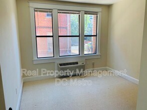 815 Maryland Ave NE in Washington, DC - Building Photo - Building Photo