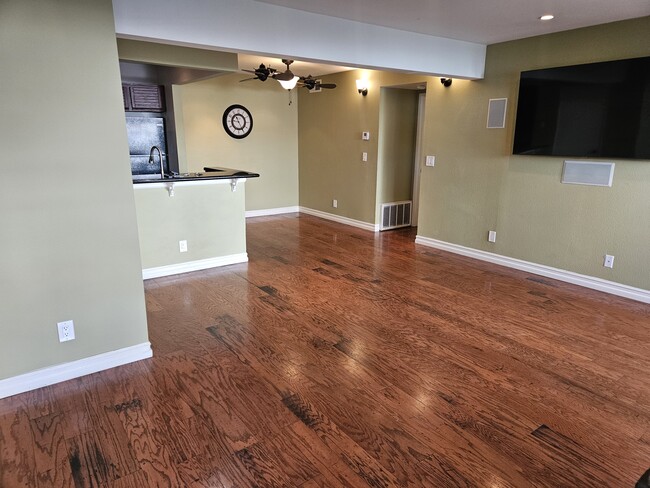 property at 2519 Chandler Ave