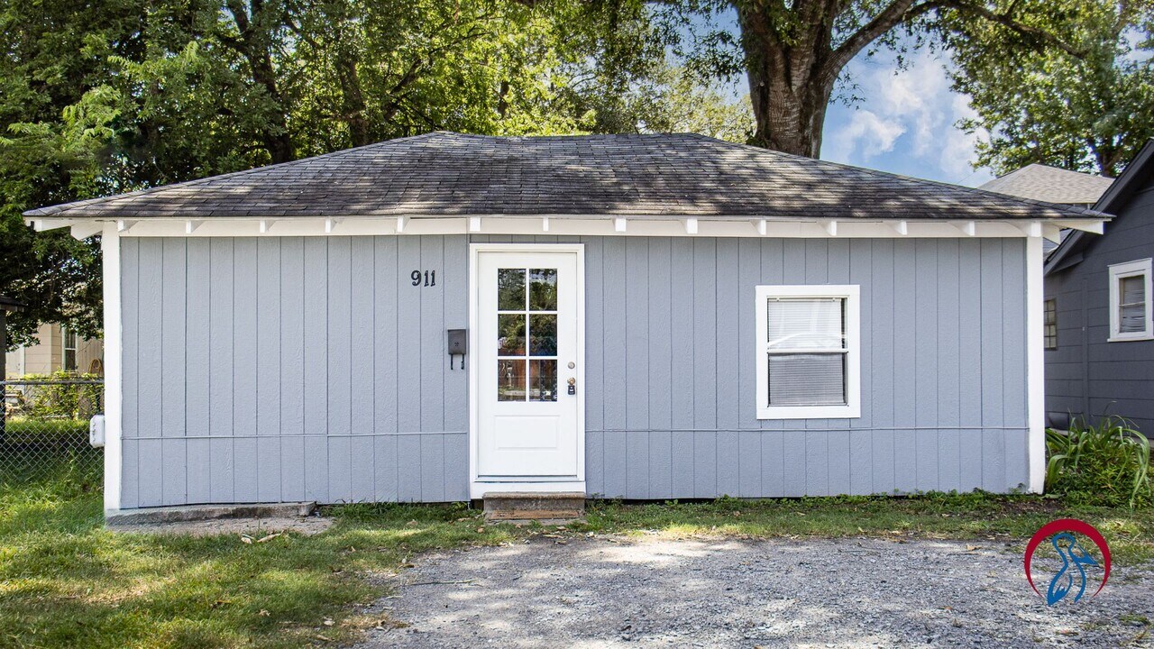 911 N 8th St in Monroe, LA - Building Photo