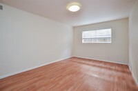 2101 Fountain View Dr photo'