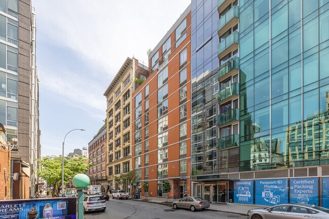 151 W 17th St in New York, NY - Building Photo - Building Photo