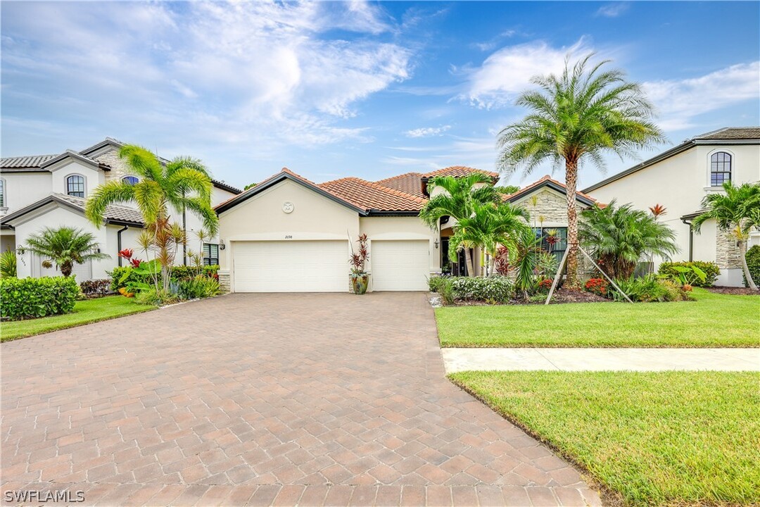 2098 Antigua Ln in Naples, FL - Foto de edificio