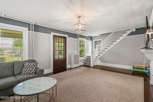 496 W Park Ave in Ocean Township, NJ - Building Photo