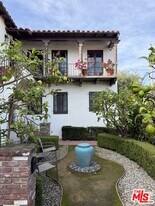 1201 S Crescent Heights Blvd in Los Angeles, CA - Building Photo