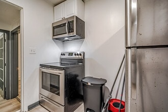 2255 Rhinehill Rd SE in Atlanta, GA - Foto de edificio - Building Photo