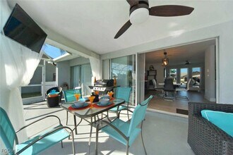 2633 SE 19th Pl in Cape Coral, FL - Building Photo - Building Photo