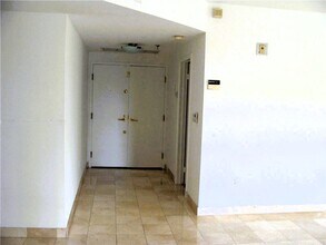 1834 Brickell Ave, Unit 32 in Miami, FL - Building Photo - Building Photo