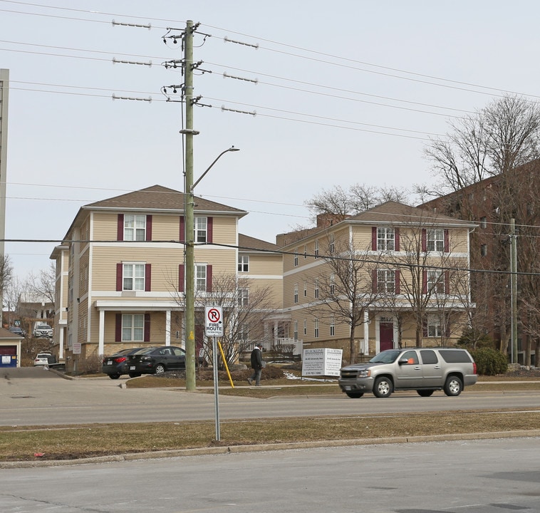 36-42 University Ave East, Waterloo in Waterloo, ON - Building Photo