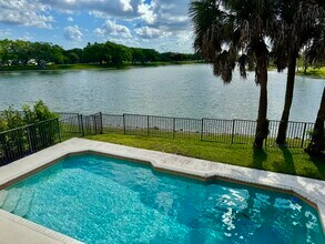10577 Santa Laguna Dr in Boca Raton, FL - Building Photo - Building Photo