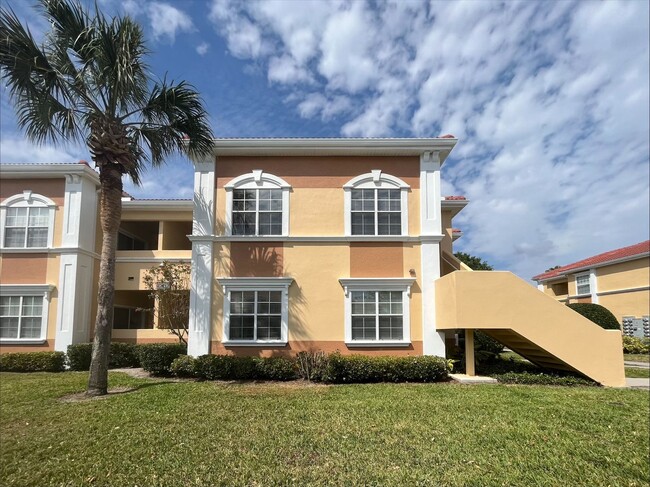 property at 1125 Villagio Cir