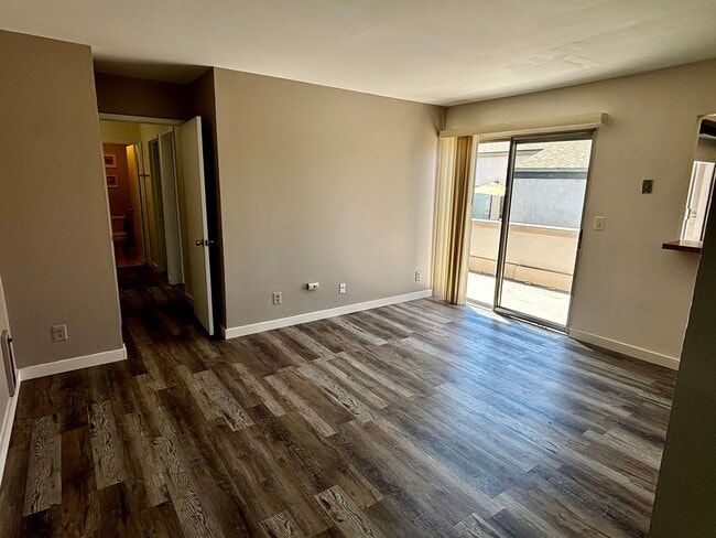 3282 Ashford St in San Diego, CA - Building Photo - Building Photo