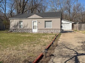 1749 SW Green Acres Ave in Topeka, KS - Building Photo