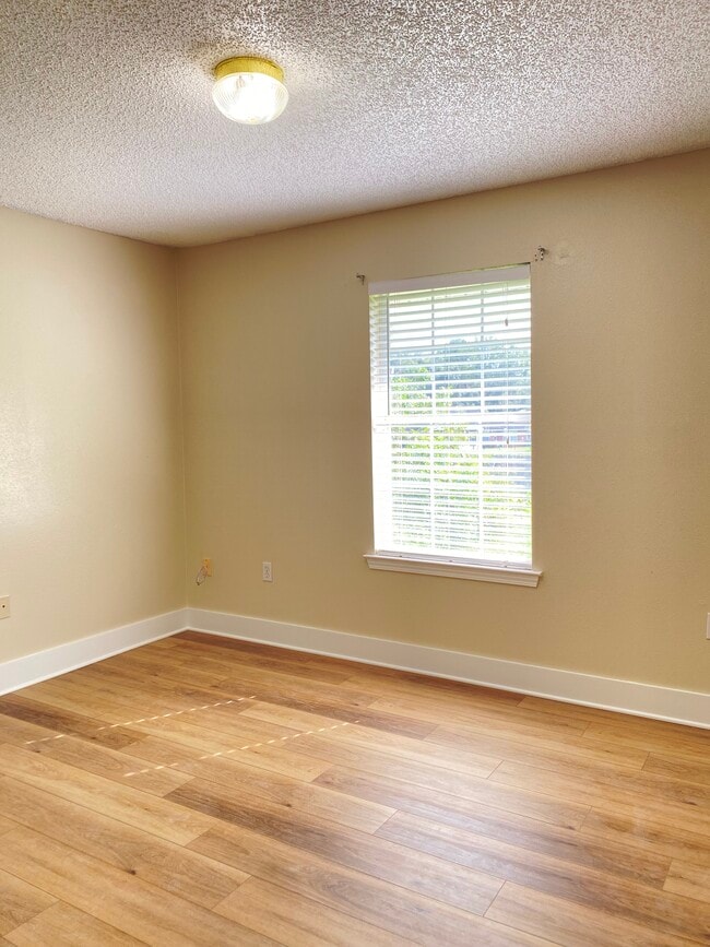 2492 Paris Mill Rd in Jacksonville, FL - Building Photo - Building Photo