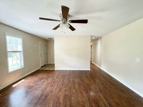 131 Woodland Dr in Lexington, SC - Building Photo - Building Photo
