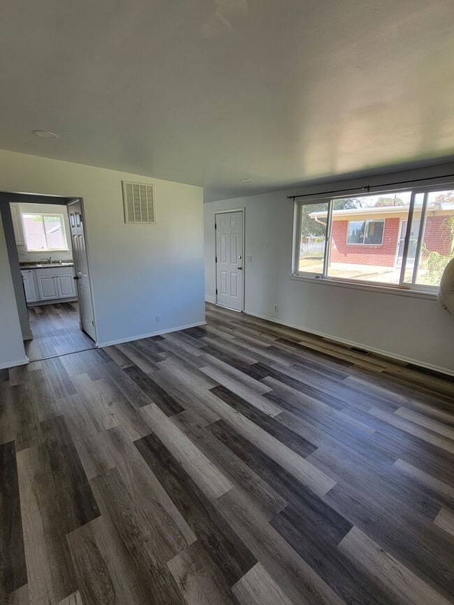 5695 S 2200 W in Roy, UT - Building Photo - Building Photo