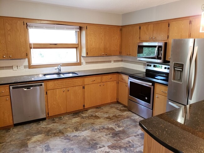 1524 N 94th St in Omaha, NE - Building Photo - Building Photo