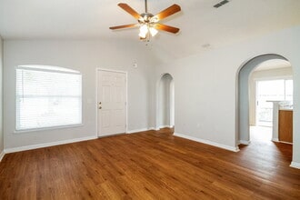 30319 Birdhouse Dr in Wesley Chapel, FL - Building Photo - Building Photo