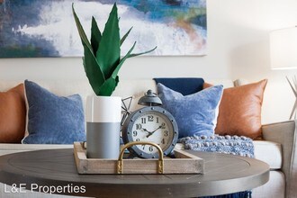 200 E Glendale Ave in Mount Holly, NC - Building Photo - Building Photo