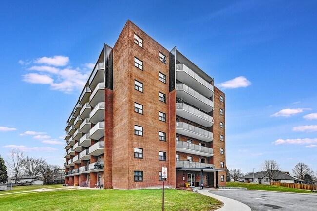 Finchgate Apartments in Sarnia, ON - Building Photo - Building Photo