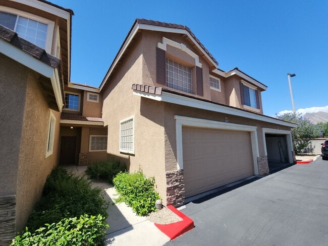 9901 Trailwood Dr in Las Vegas, NV - Building Photo - Building Photo