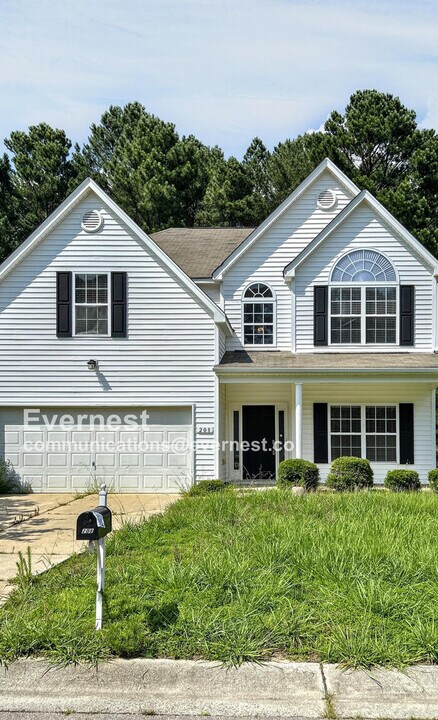 208 Trevor Ridge Dr in Holly Springs, NC - Foto de edificio