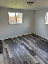 1880 River Rd in Eugene, OR - Building Photo - Building Photo