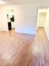 222 N Center St in Grand Prairie, TX - Building Photo - Building Photo