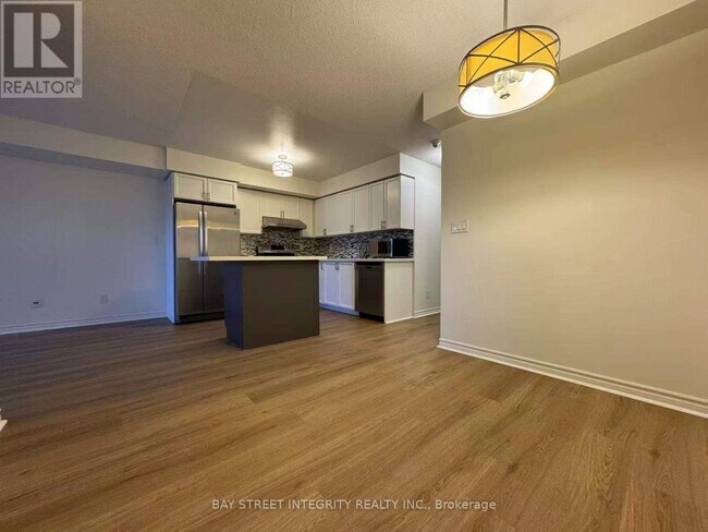 3888-3888 Duke of York Blvd in Mississauga, ON - Building Photo - Building Photo
