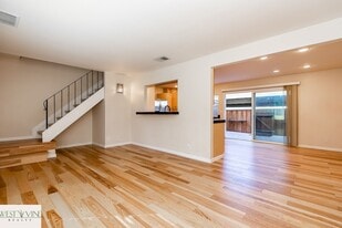 421 Velasco Dr in San Jose, CA - Building Photo