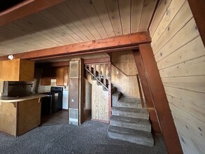 1556 Malabar Way in Big Bear, CA - Building Photo - Building Photo