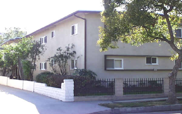 10864 Blix St in North Hollywood, CA - Building Photo - Building Photo