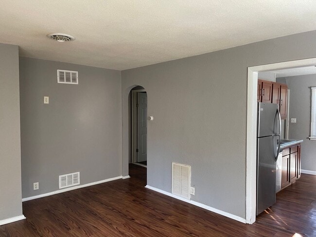 908 Gregory Dr in Urbana, IL - Building Photo - Building Photo