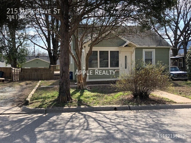 215 Hargrove St in Durham, NC - Foto de edificio - Building Photo