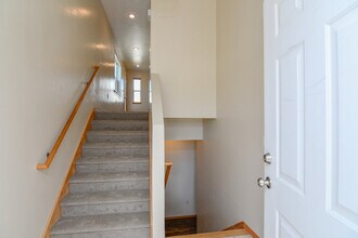 235 Cavil Way in De Pere, WI - Building Photo - Building Photo