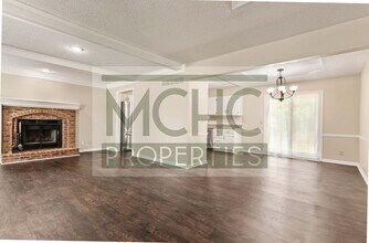15304 Foster in Overland Park, KS - Foto de edificio - Building Photo