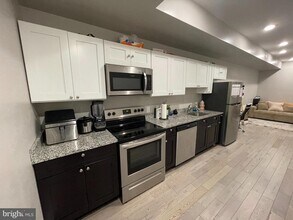667 N 39th St in Philadelphia, PA - Building Photo - Building Photo