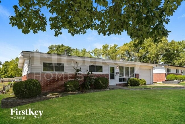 335 St Edward Ln in Florissant, MO - Building Photo - Building Photo