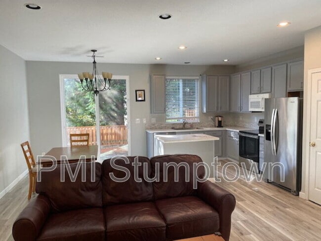 16140 NW Fescue Ct in Portland, OR - Foto de edificio - Building Photo