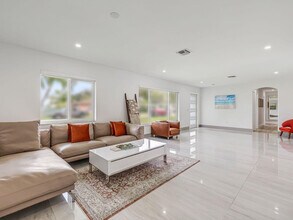 16010 NW 37th Ct in Opa Locka, FL - Building Photo - Building Photo