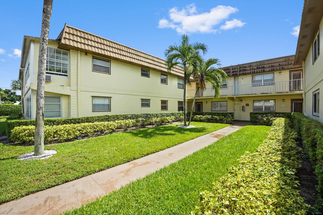 52 Saxony B in Delray Beach, FL - Building Photo