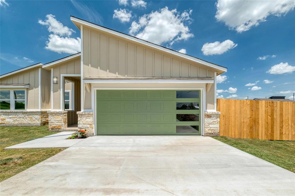 213 Twin Creeks Cir in Del Valle, TX - Building Photo