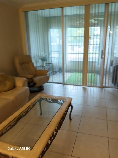 6021 NW 61st Ave in Tamarac, FL - Building Photo - Building Photo