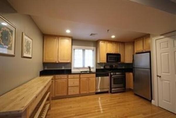 137 Calumet St in Boston, MA - Building Photo