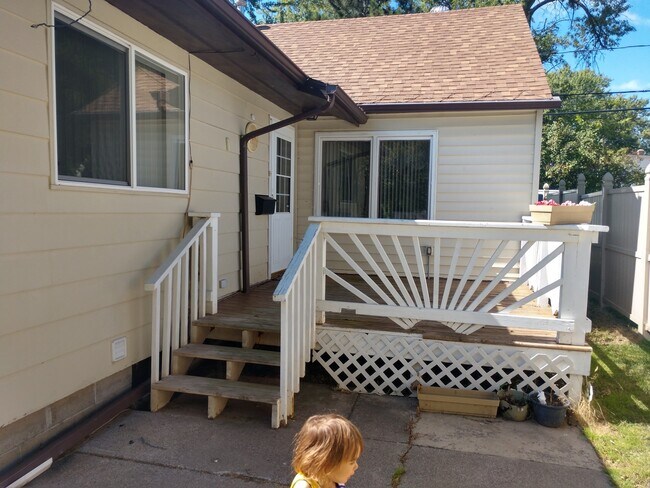 250 5th Ave SE in Milaca, MN - Building Photo - Building Photo